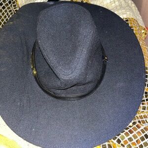 Stylish Black Wide-Brim Hat